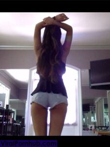 Ariana Grande Nude Leaks