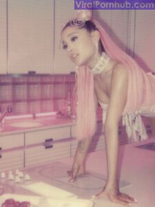Ariana Grande Nude Leaks