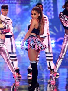 Ariana Grande Nude Leaks