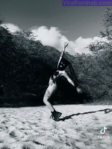 Bella Poarch Sexy Photos