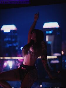 songyuxin_hitomi  Onlyfans Leaks Nude Album