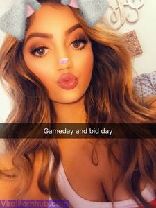 GORGEOUS INDIAN NRI BABE SELFSHOT PICS LEAKED