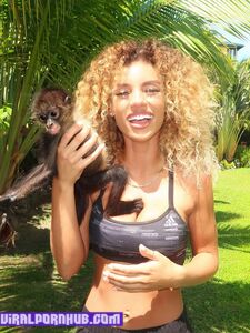 Jena Frumes Nude Photos Leaked