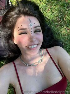 Belle Delphine Candid Holiday Photos Onlyfans Set Leaked