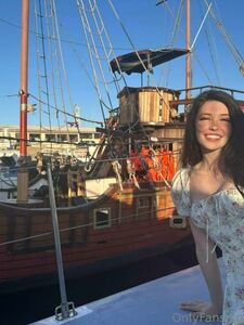 Belle Delphine Candid Holiday Photos Onlyfans Set Leaked