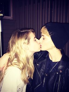 Super Cute Actress Addison Timlin Nude Leaks