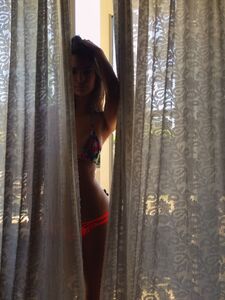 Super Model Emily Ratajkowski Nude Leaks