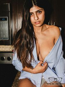 Mia Khalifa Sexy Lingerie Photoshoot Set Leaked