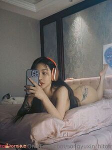 Hitomi Songyuxin Aka Syx_hitomi Nude Boobs And Big Booty Onlyfans Leaks Photos