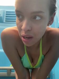 Hari De Lopo | Yoharis De Lopo Portapotty pussy play