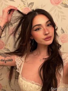 Twitch streamer Mushyee naked photos