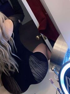 Blonde Canadian E-girl