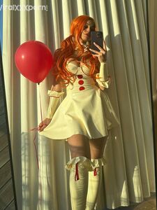 Valkyrae cosplay pics as Pennywise